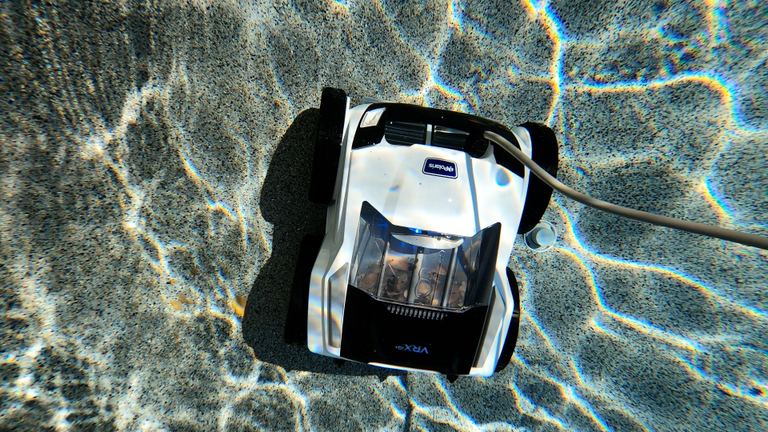 Polaris VRX iQ Debris Visible In Clear Canister Underwater
