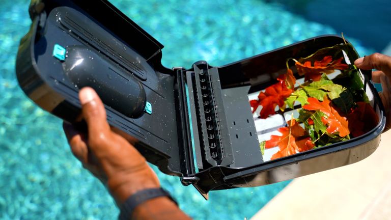 Aiper Surfer S2 Opened Basket Full Of Leaves