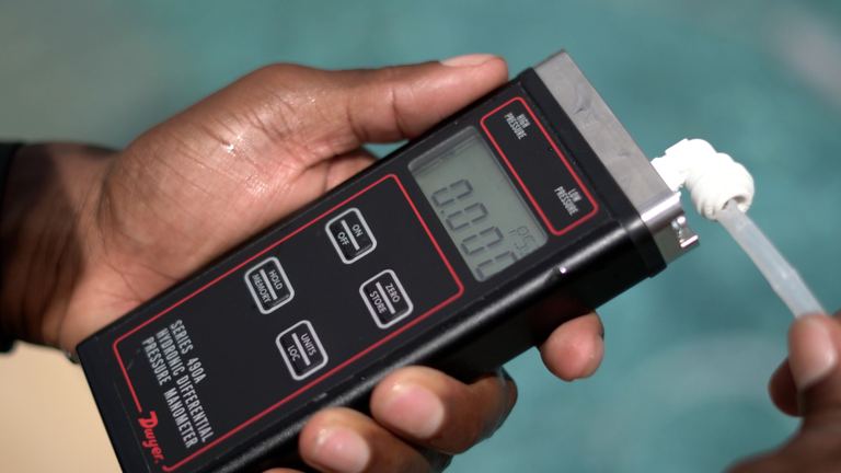Polaris PCX Differential Pressure Manometer Close Up