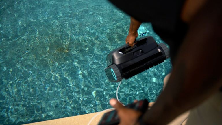 Aiper Scuba X1 Lowering Suction Test Rig Into Pool