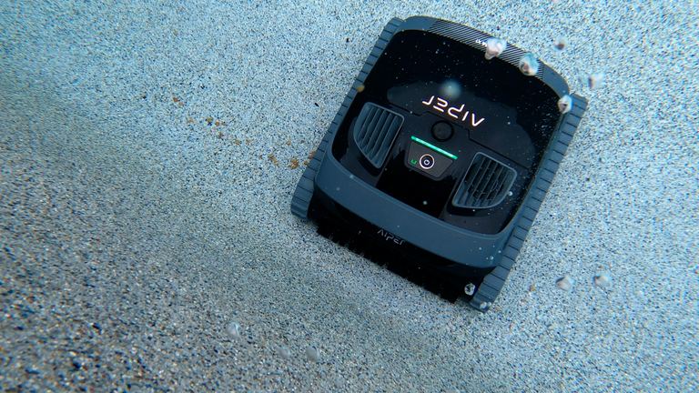 Aiper Scuba X1 Roaming Sandy Pool Floor Top Down