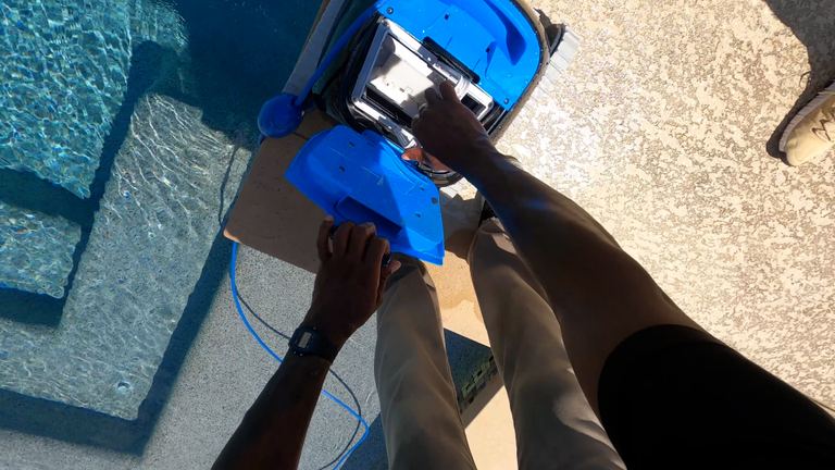 Dolphin Nautilus CC POV Refitting Basket Lid Open