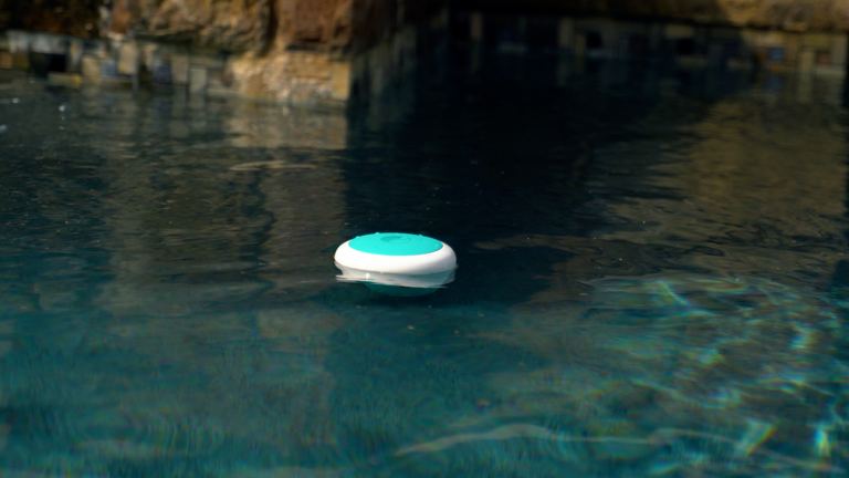 Ondilo ICO Floating Near Rock Water Feature