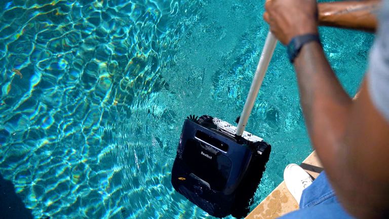 Beatbot Aquasense 2 Ultra Robot Entering Water With Pole